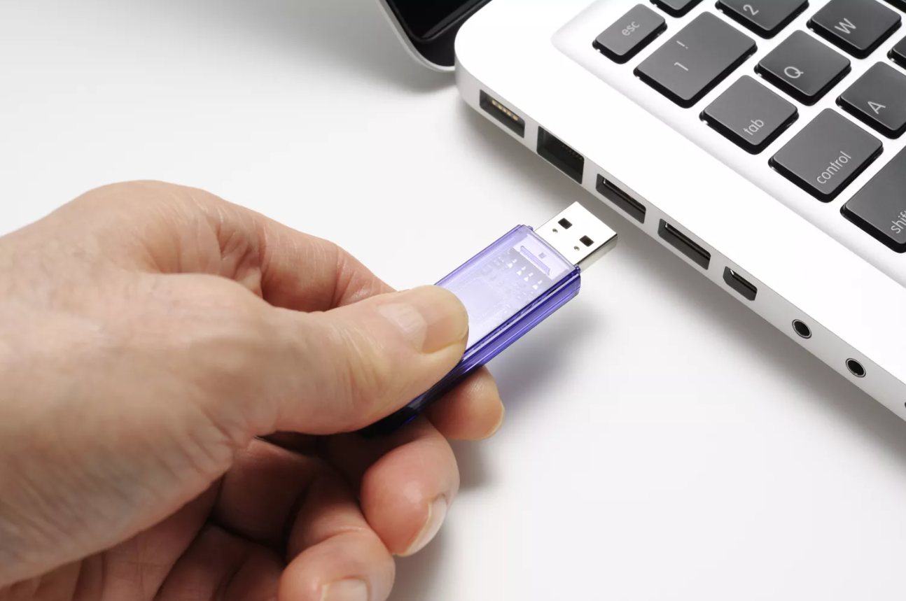 π΅ Matt King Sings Elvis β 100 Songs on Flash Drive β Only $32! π΅