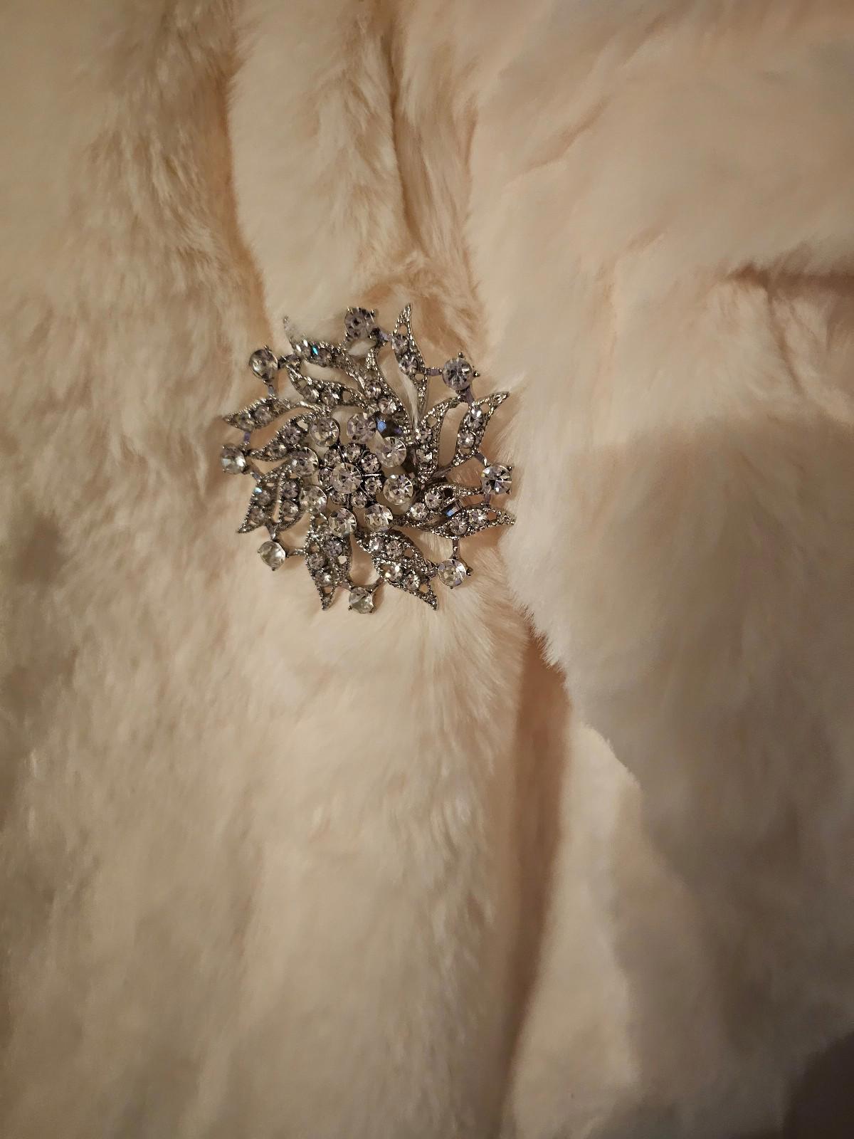faux fur shawl and broach